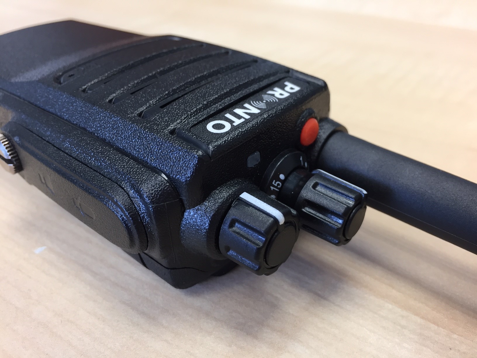 Pronto P-9400D radio