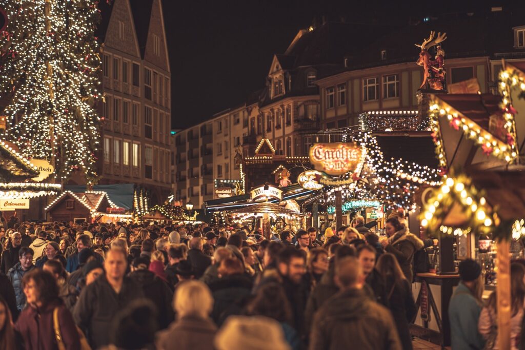 this festive season, hire your radios to keep all visitors and staff safe!